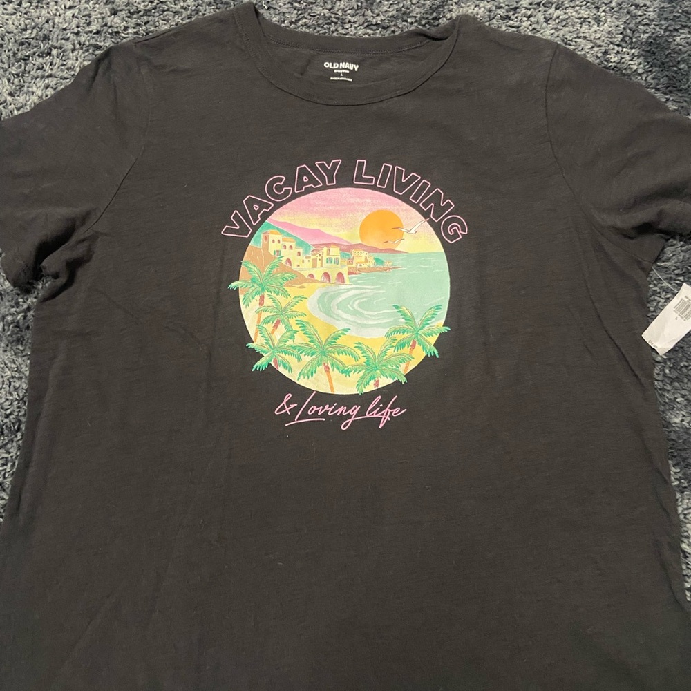 Old Navy Black Crewneck Tee with tropical logo